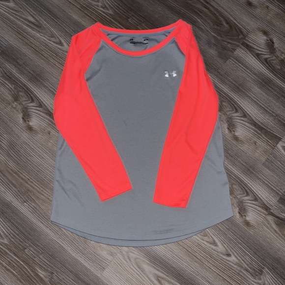 Under armor 7/8 dri-fit  shirt size medium! - Picture 2 of 3